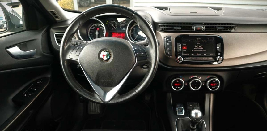 Alfa Romeo Giulietta cena 38900 przebieg: 106000, rok produkcji 2014 z Słupca małe 436